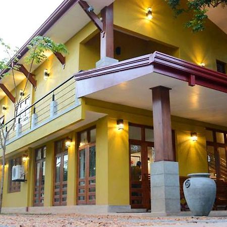 Inlak Garden Hotel Negombo Exterior foto